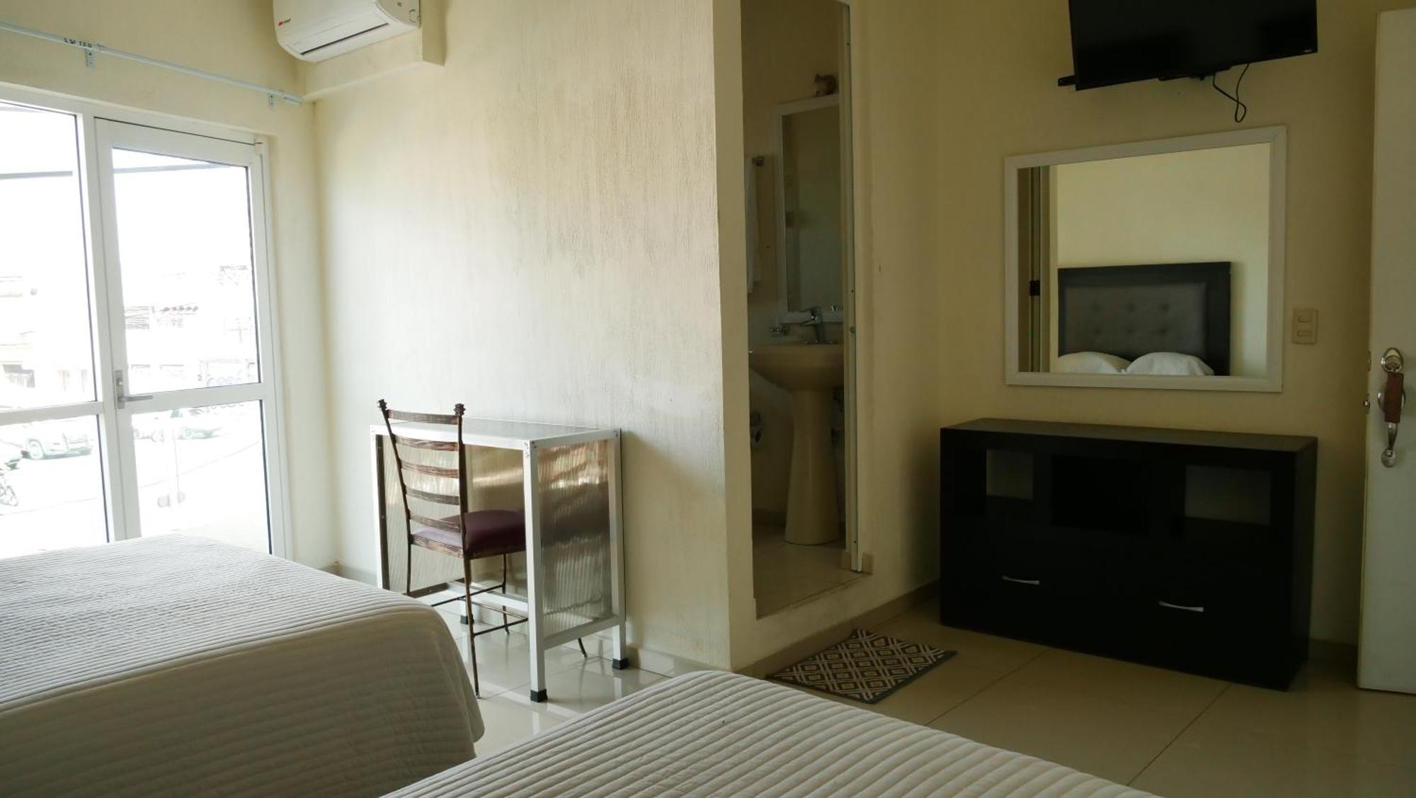 Hotel Insurgentes Express Tepic Exterior photo